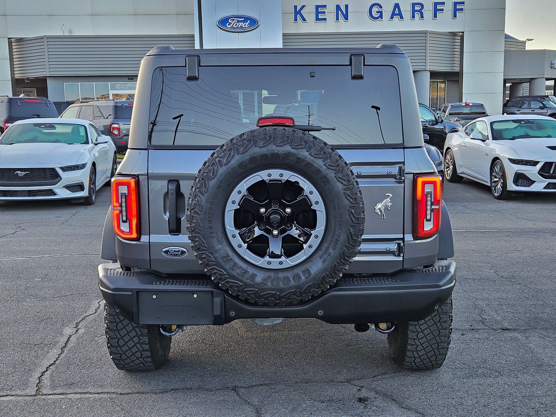 Used 2022 Ford Bronco Badlands AWD/4WD image 7