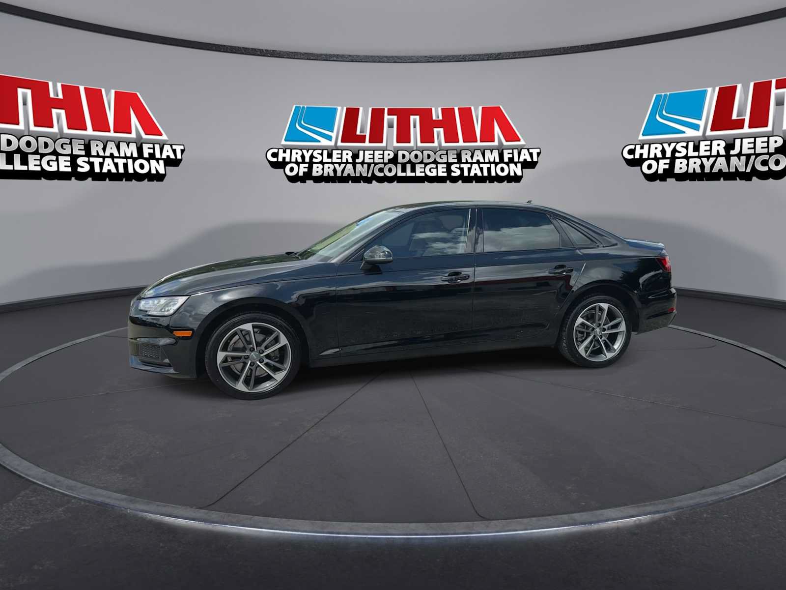 Used 2019 Audi A4 2.0T Premium FWD image 4