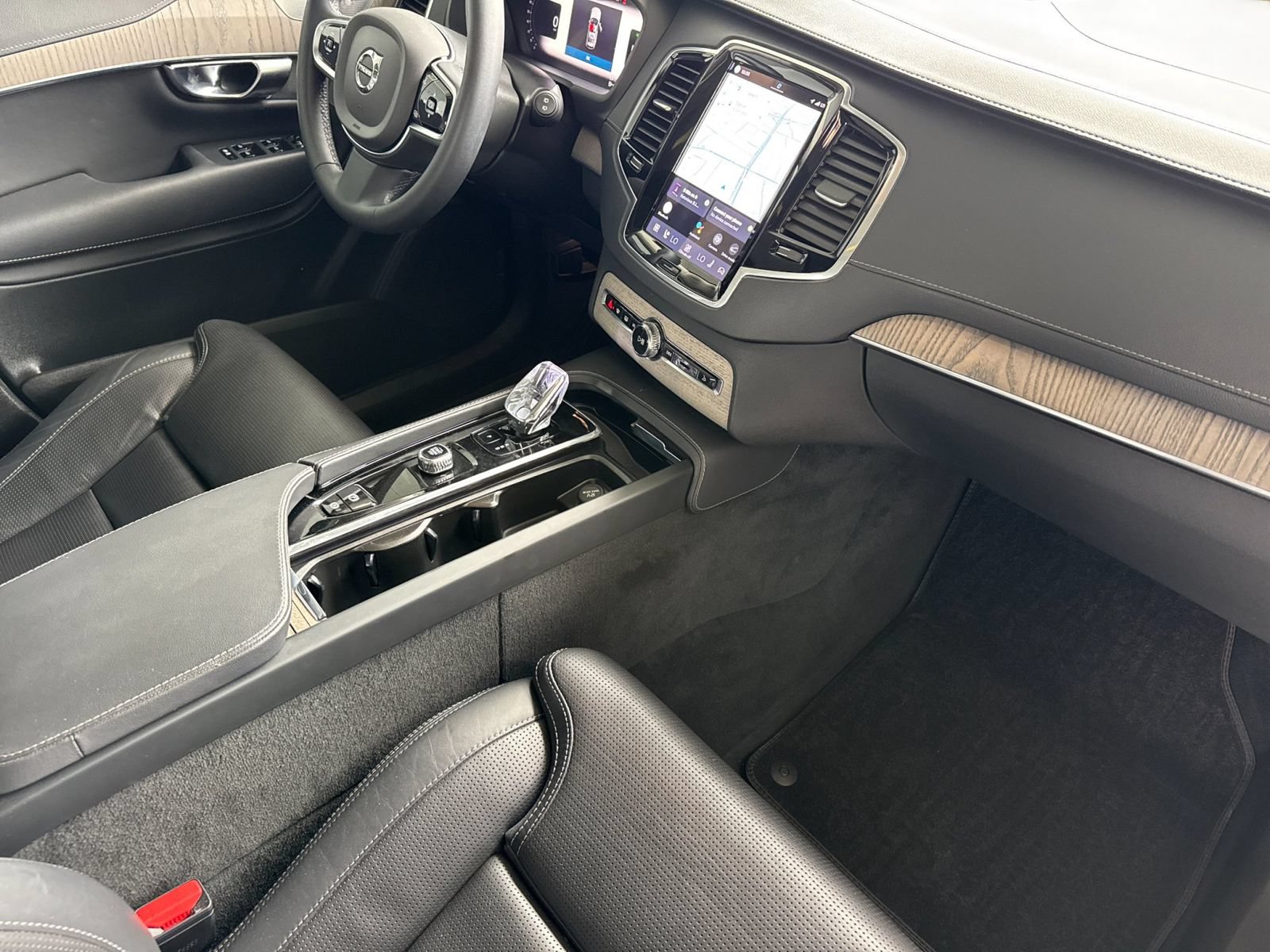 Certified 2023 Volvo XC90 T8 Ultimate w/ Lounge Package AWD/4WD image 21