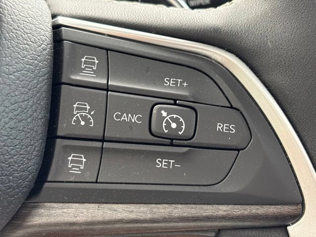 Used 2023 Jeep Grand Cherokee L Limited AWD/4WD image 22