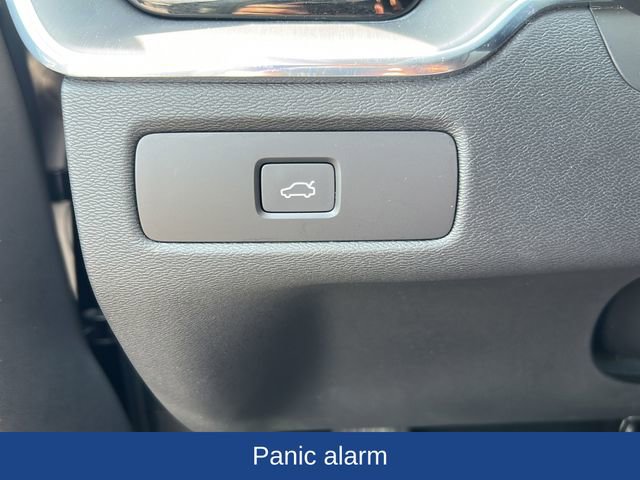 Used 2023 Volvo XC60 B5 Core image 13