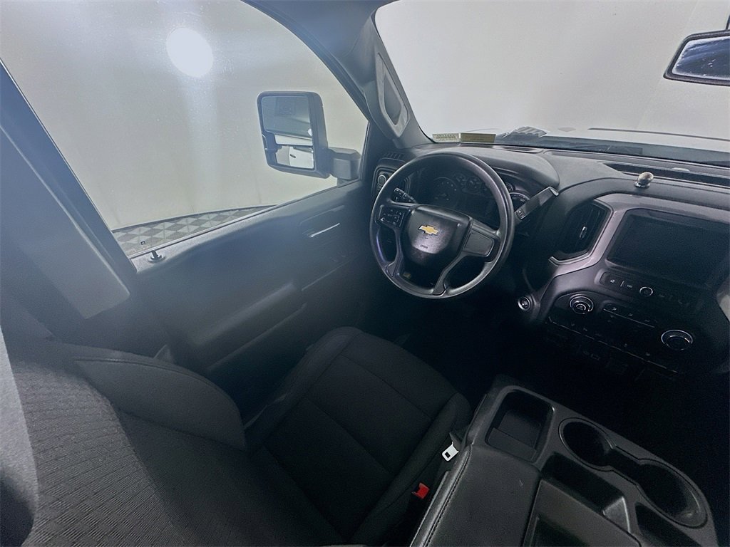 Used 2024 Chevrolet Silverado 2500 Custom w/ Custom Value Package image 9