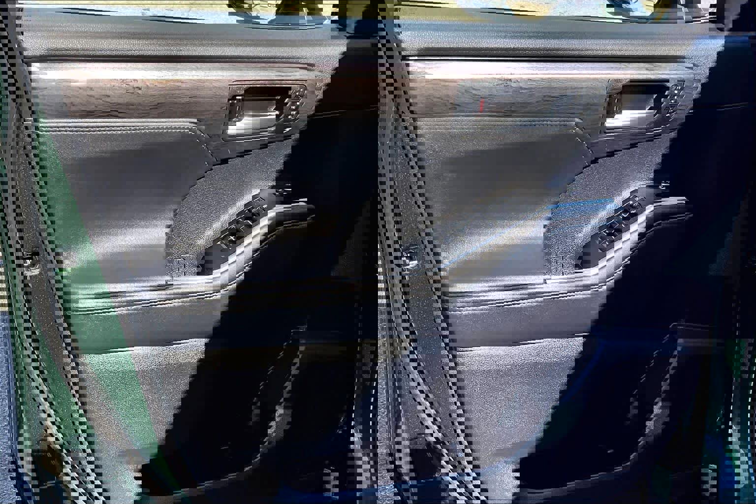 Certified 2025 Toyota Highlander Platinum image 21