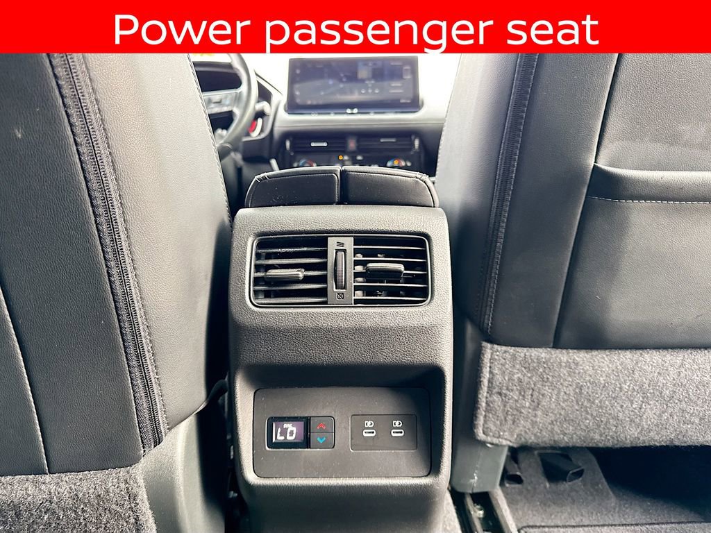 Used 2024 Nissan Rogue SL w/ SL Premium Package image 29