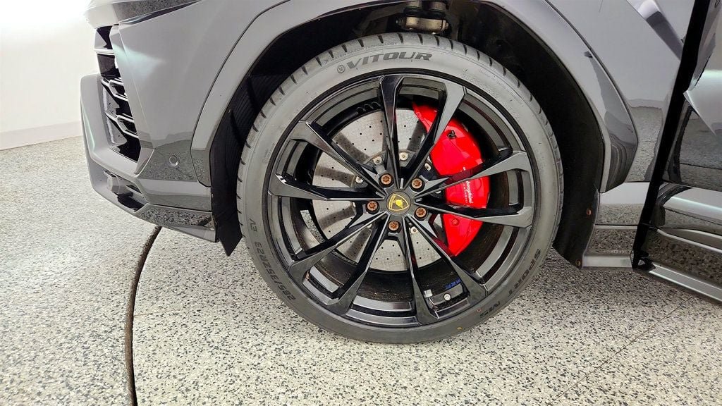Used 2019 Lamborghini Urus AWD/4WD image 9
