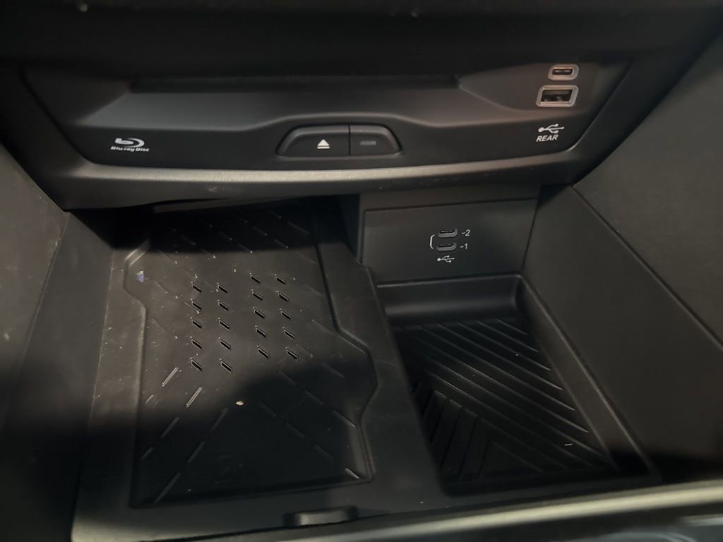 New 2026 Chrysler Pacifica Pinnacle image 26