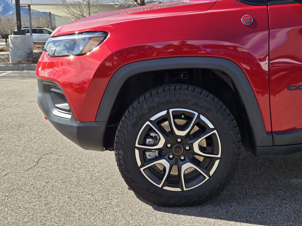 New 2026 Jeep Compass Trailhawk w/ Sun, Sound & Navigation Group AWD/4WD image 6