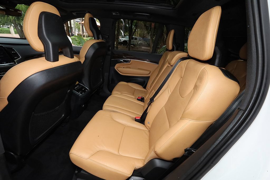 Used 2017 Volvo XC90 T6 Momentum w/ Vision Package AWD/4WD image 8
