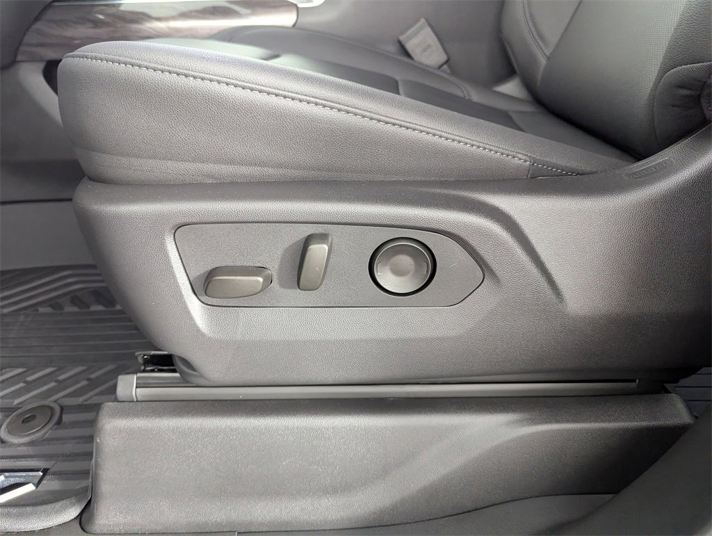 Used 2026 Chevrolet Silverado 1500 LTZ image 11