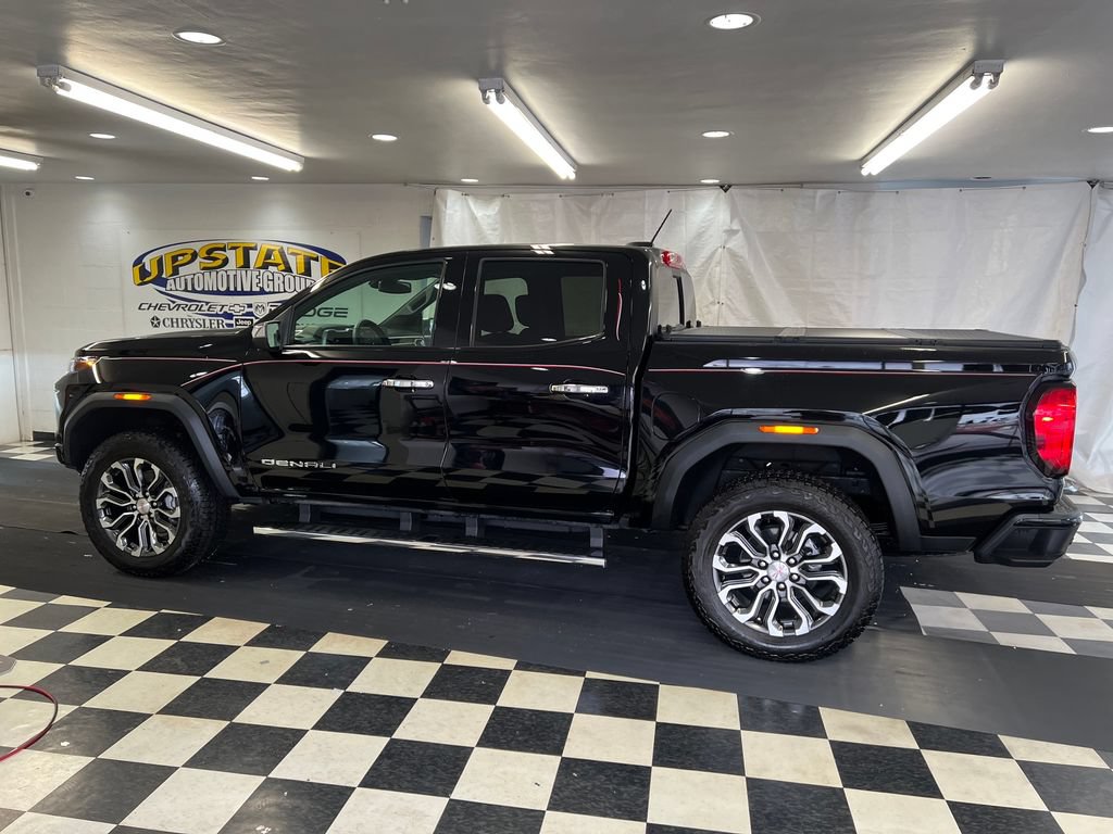 Used 2025 GMC Canyon Denali AWD/4WD image 11