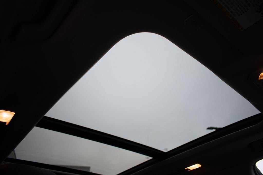 Used 2024 Toyota Highlander Limited image 15