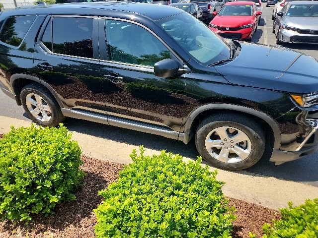 Used 2023 Honda Pilot LX image 13