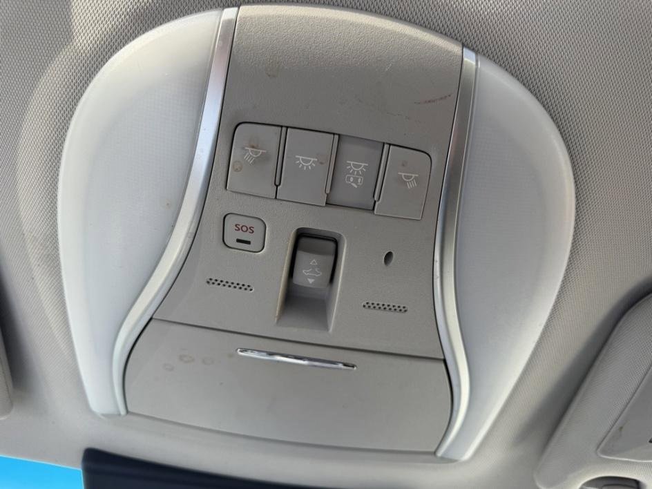 Used 2019 INFINITI Q70 Luxe w/ Proactive Package image 31