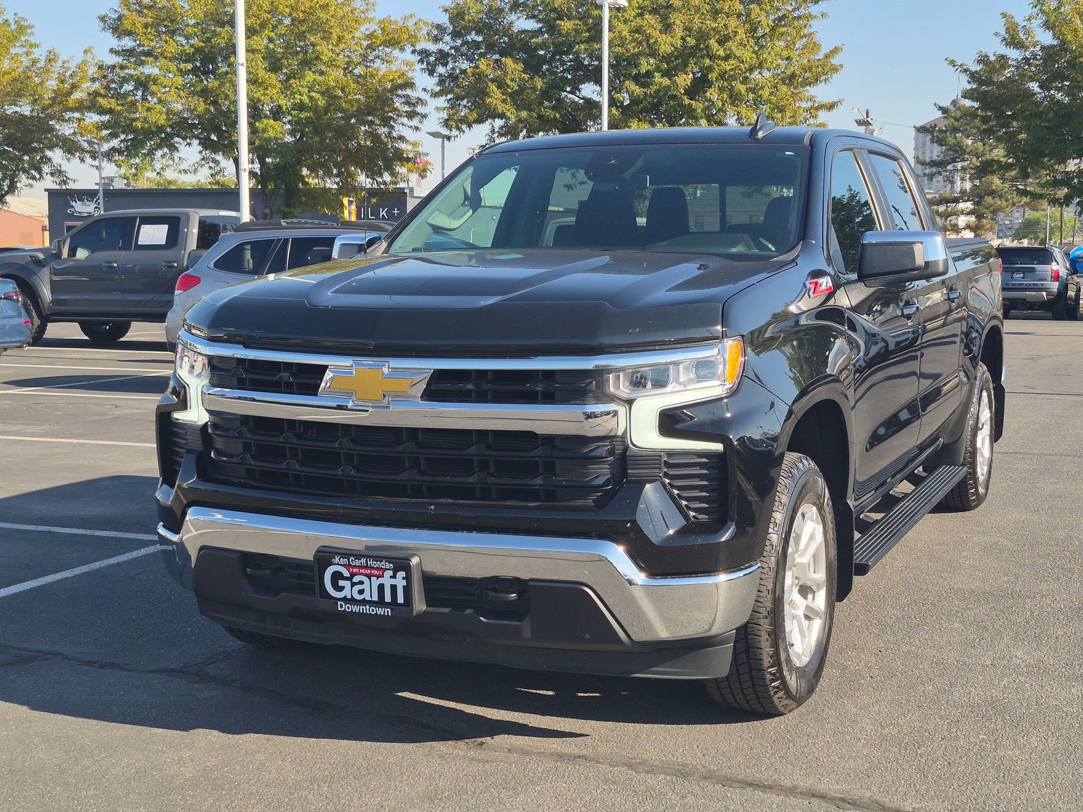 Used 2023 Chevrolet Silverado 1500 LT w/ Z71 Off-Road Package AWD/4WD image 10