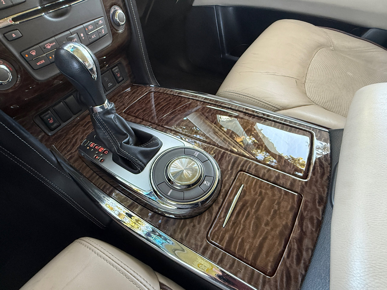 Used 2017 Nissan Armada SL image 35