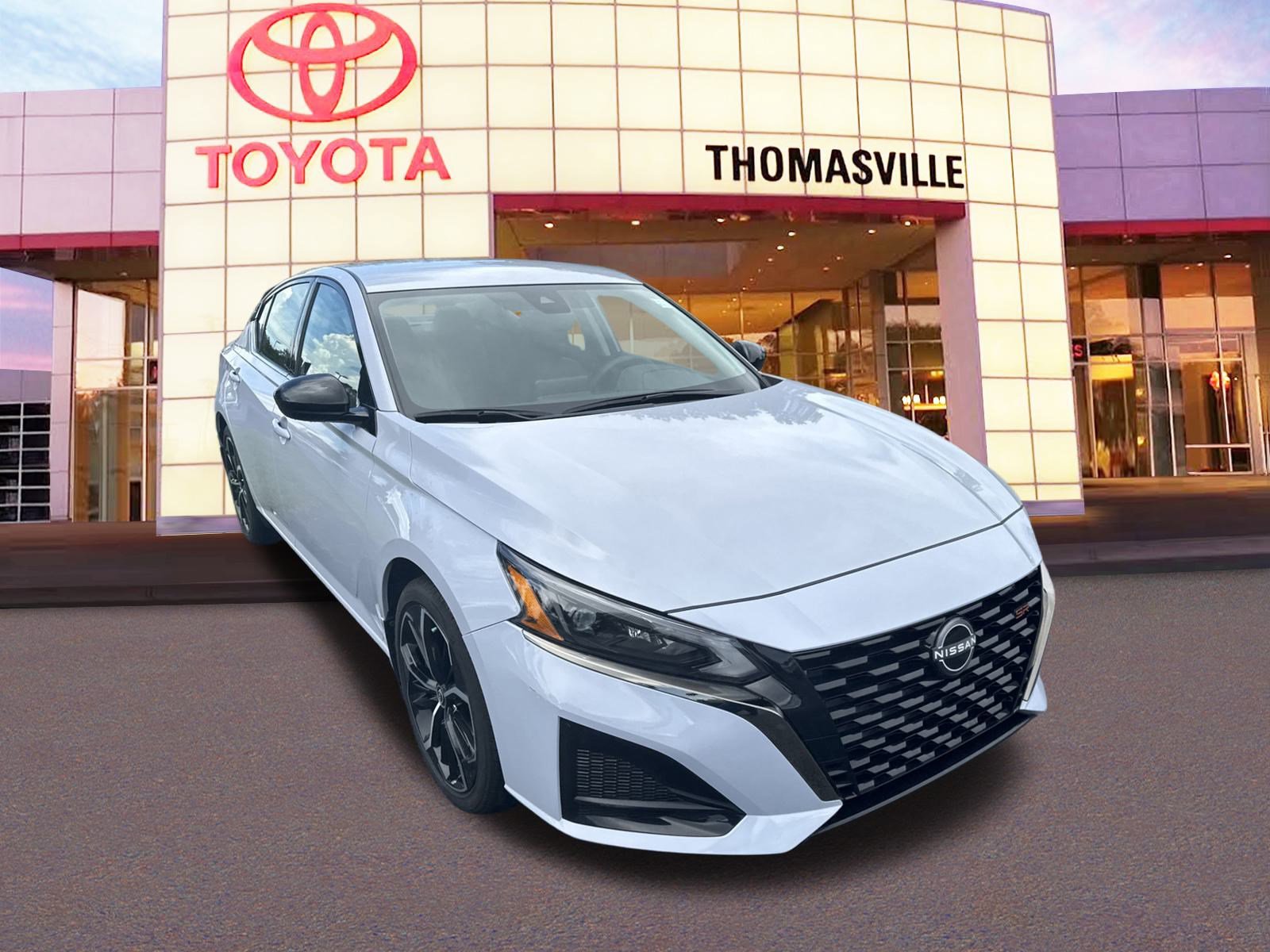 Used 2024 Nissan Altima 2.5 SR image 3