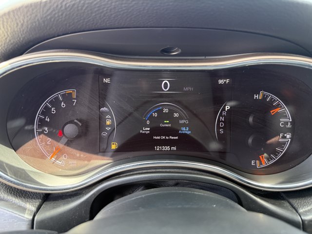 Used 2014 Jeep Grand Cherokee Limited w/ Luxury Group II AWD/4WD image 15