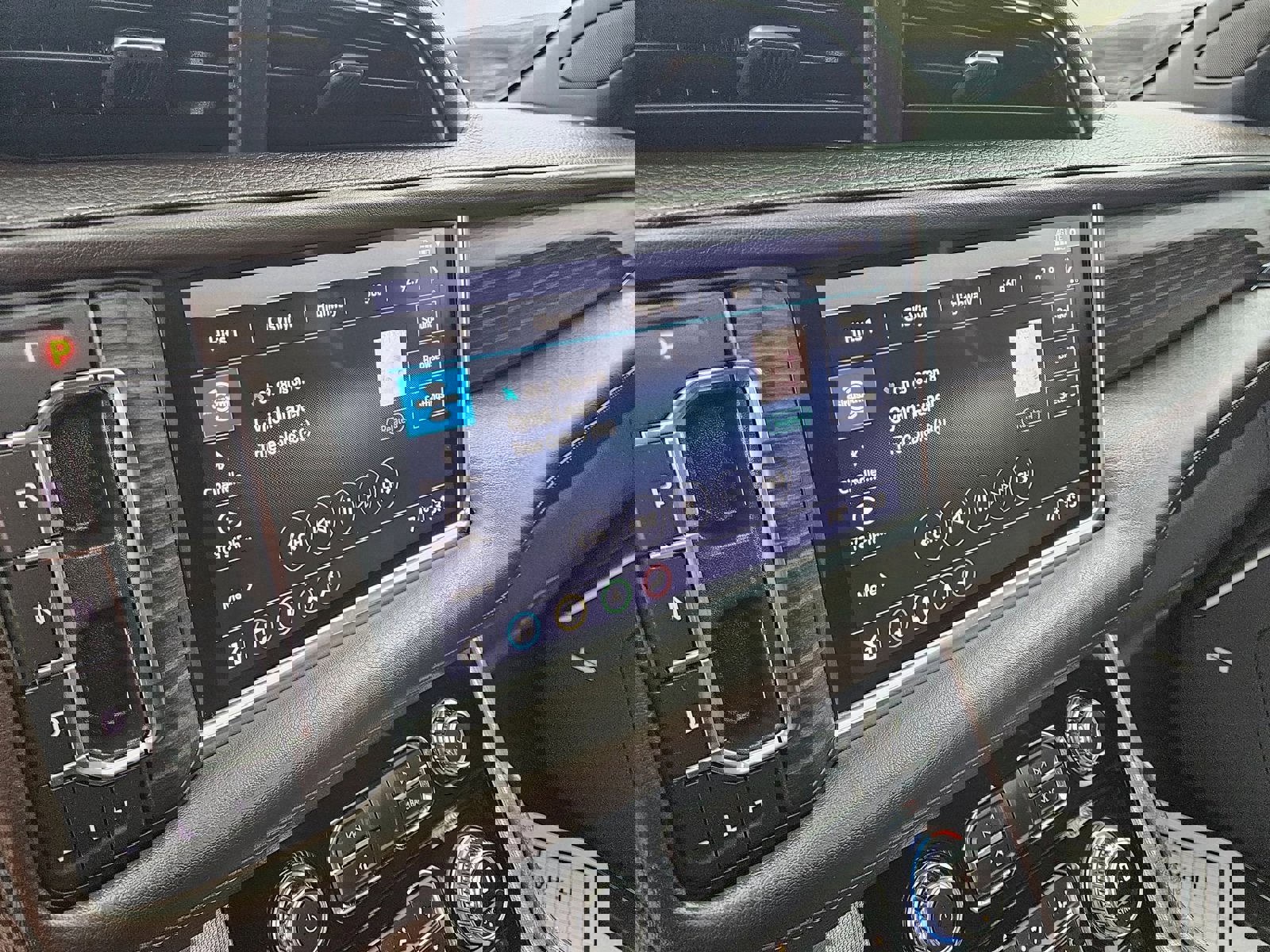 Used 2021 GMC Yukon Denali w/ Denali Premium Package image 16