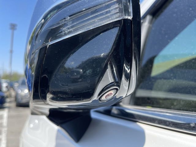 Used 2021 Chevrolet Tahoe Premier w/ Premium Package AWD/4WD image 3