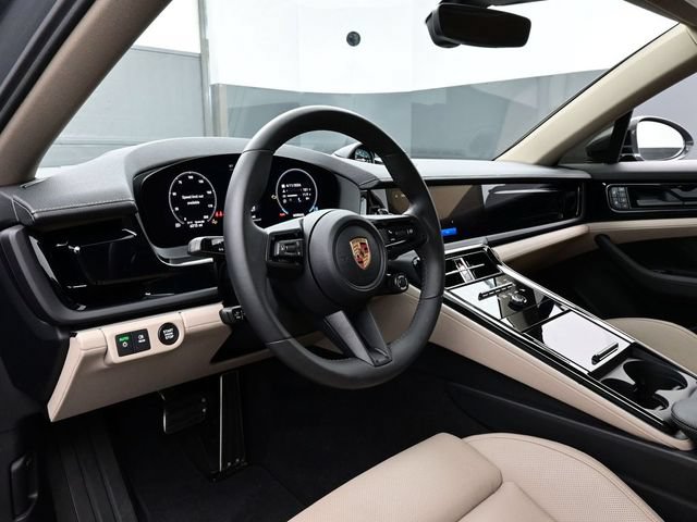 Certified 2025 Porsche Panamera 4 AWD/4WD image 4