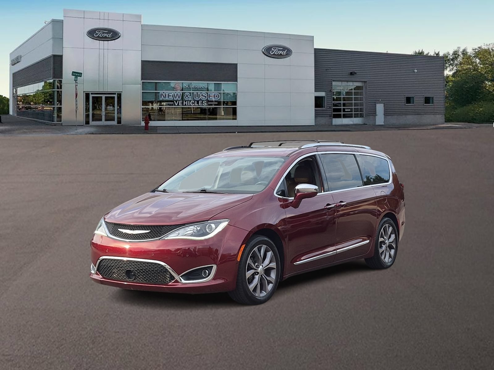 Used 2019 Chrysler Pacifica Limited w/ Tire & Wheel Group FWD image 4