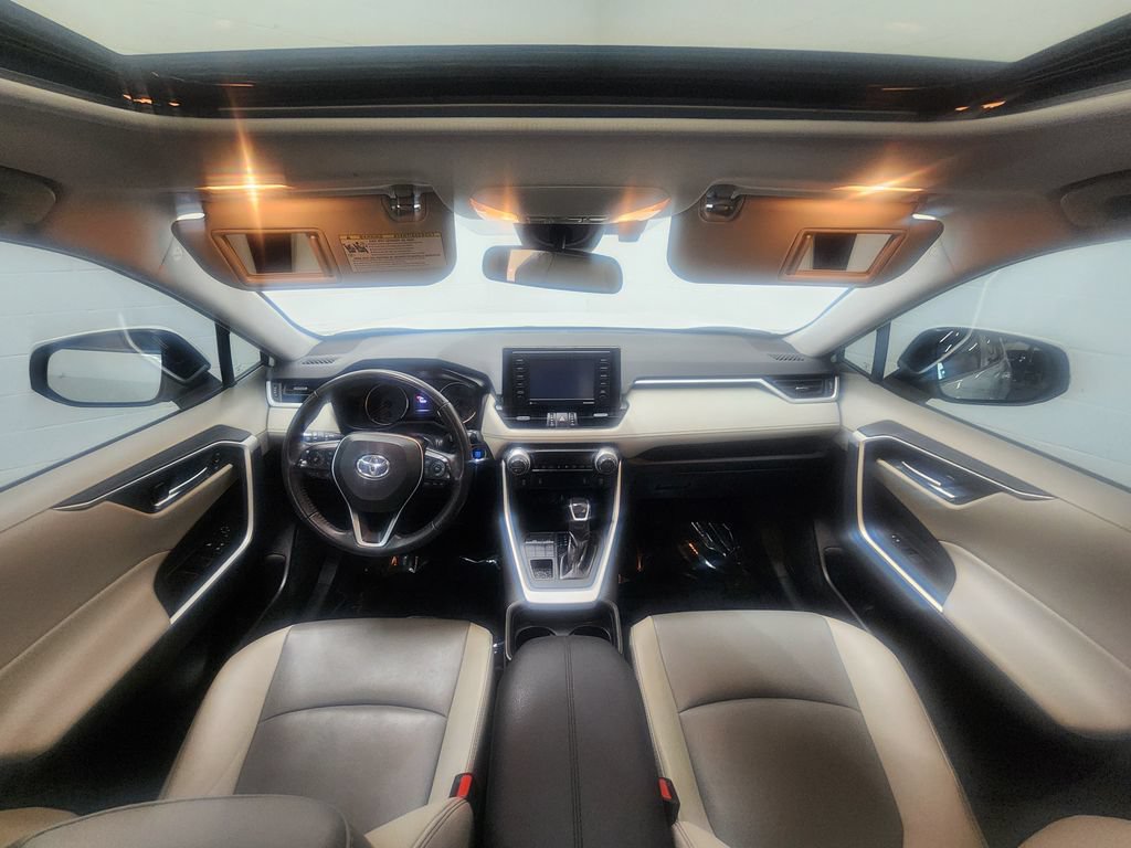 Used 2020 Toyota RAV4 XLE Premium AWD/4WD image 29