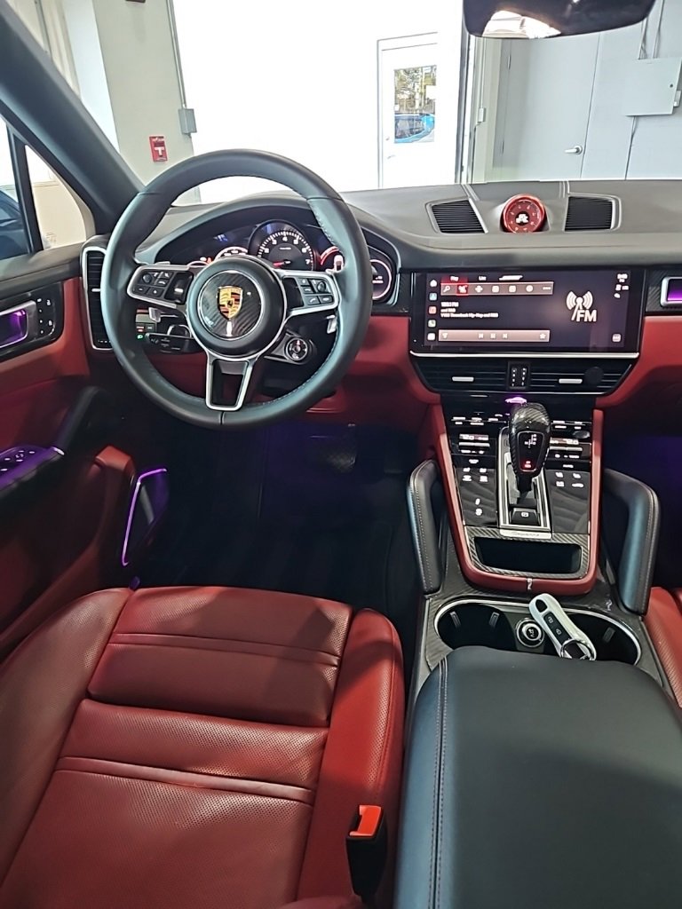 Used 2022 Porsche Cayenne Coupe image 25