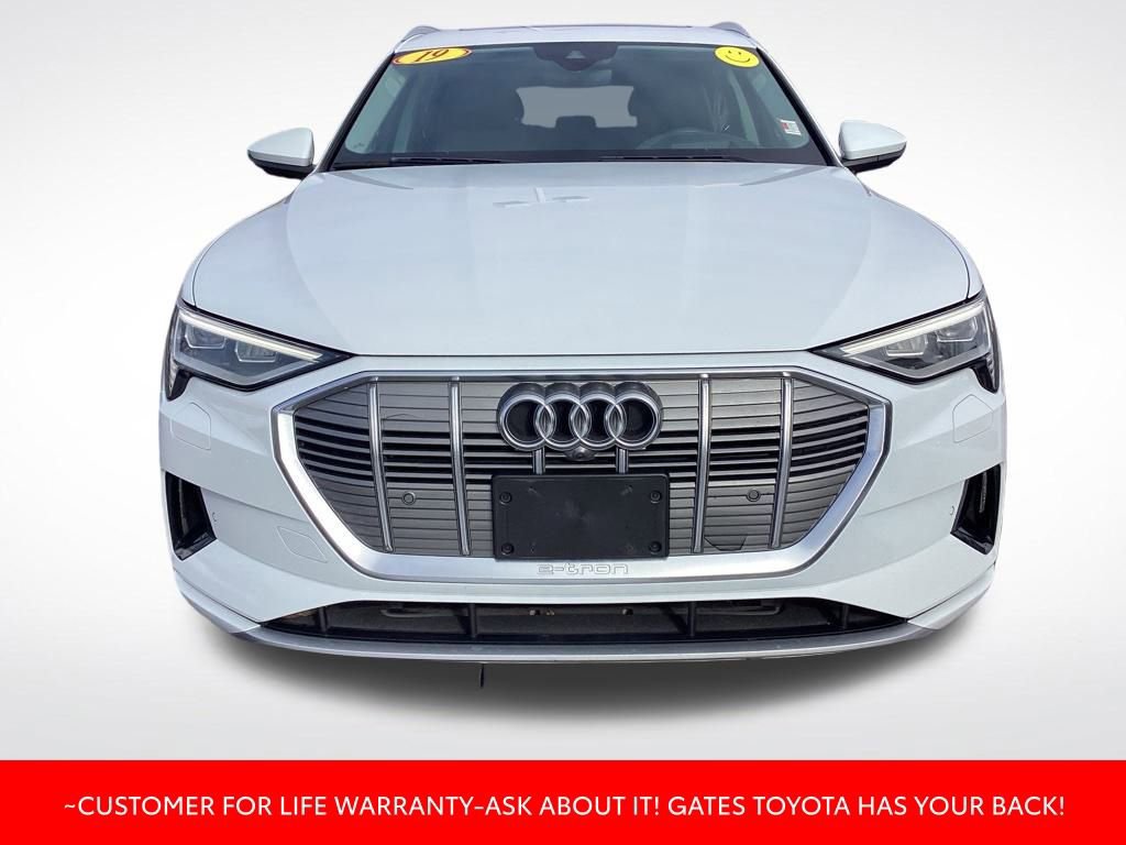 Used 2019 Audi e-tron Prestige w/ Prestige Package image 2