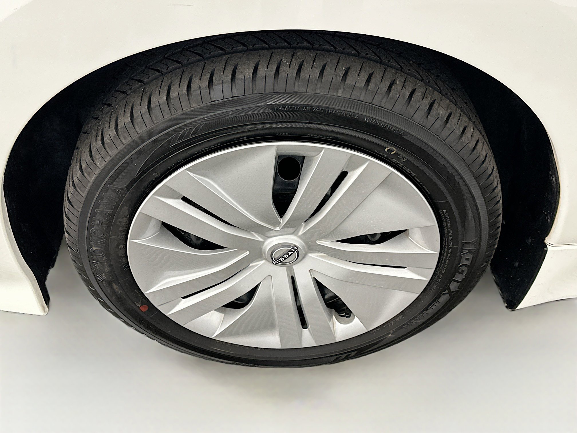 Used 2025 Nissan Leaf S image 11