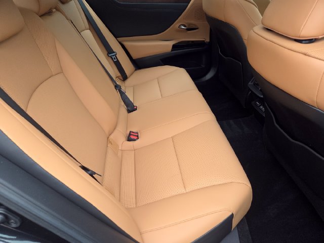Used 2025 Lexus ES 350 w/ Accessory Package (Z1) FWD image 6