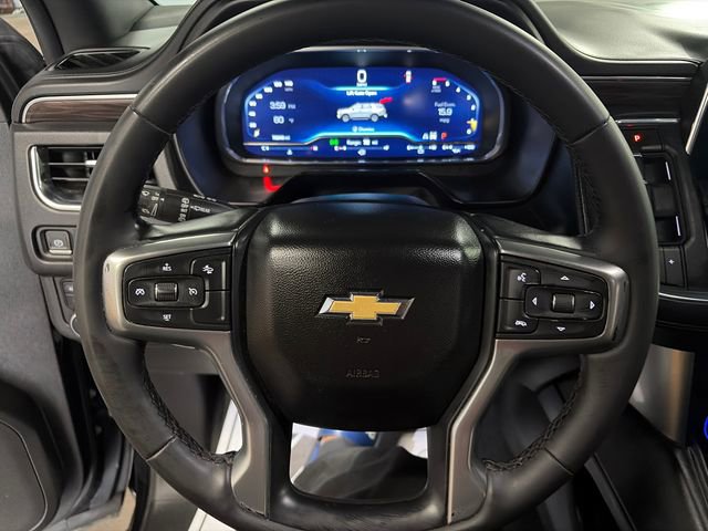 Used 2023 Chevrolet Suburban LT image 9