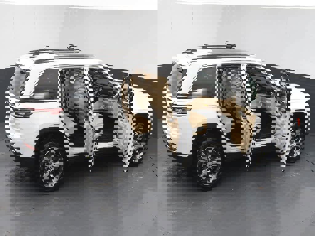 New 2024 Jeep Grand Cherokee Limited 4xe image 32