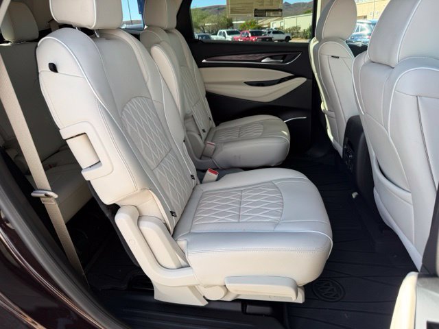 Used 2023 Buick Enclave Avenir w/ Avenir Technology Package AWD/4WD image 36