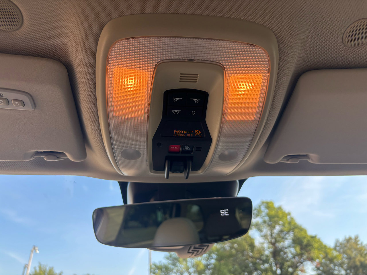 Used 2015 Volvo XC60 T6 w/ Proximity Package image 16