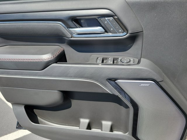 Used 2025 GMC Sierra 2500 AT4X AWD/4WD image 26