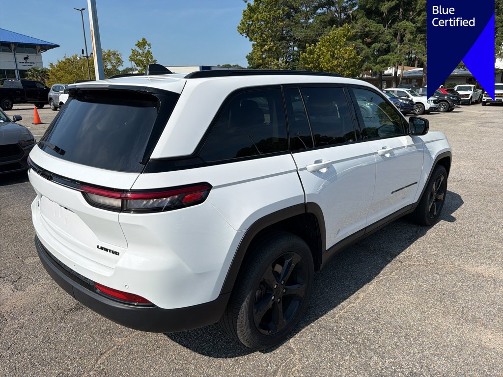 Used 2023 Jeep Grand Cherokee Limited w/ Black Appearance Package AWD/4WD image 5