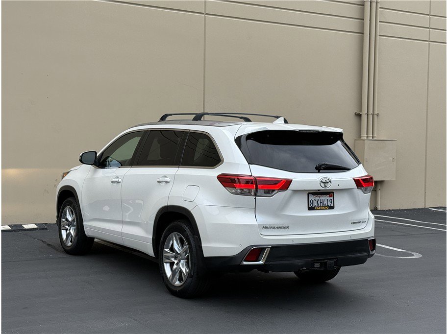 Used 2018 Toyota Highlander Limited AWD/4WD image 4