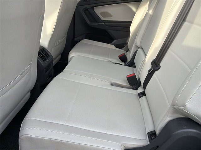 Used 2020 Volkswagen Tiguan SE w/ Panoramic Sunroof Package image 11