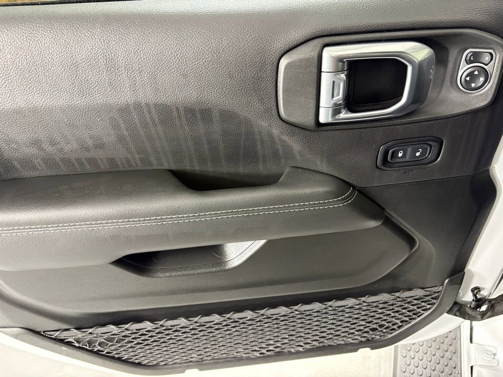 Used 2022 Jeep Wrangler Unlimited Sahara image 18