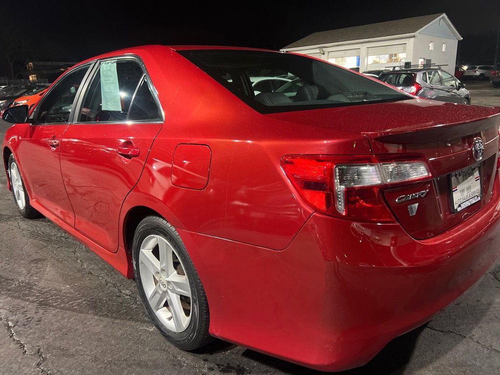 Used 2012 Toyota Camry SE image 5
