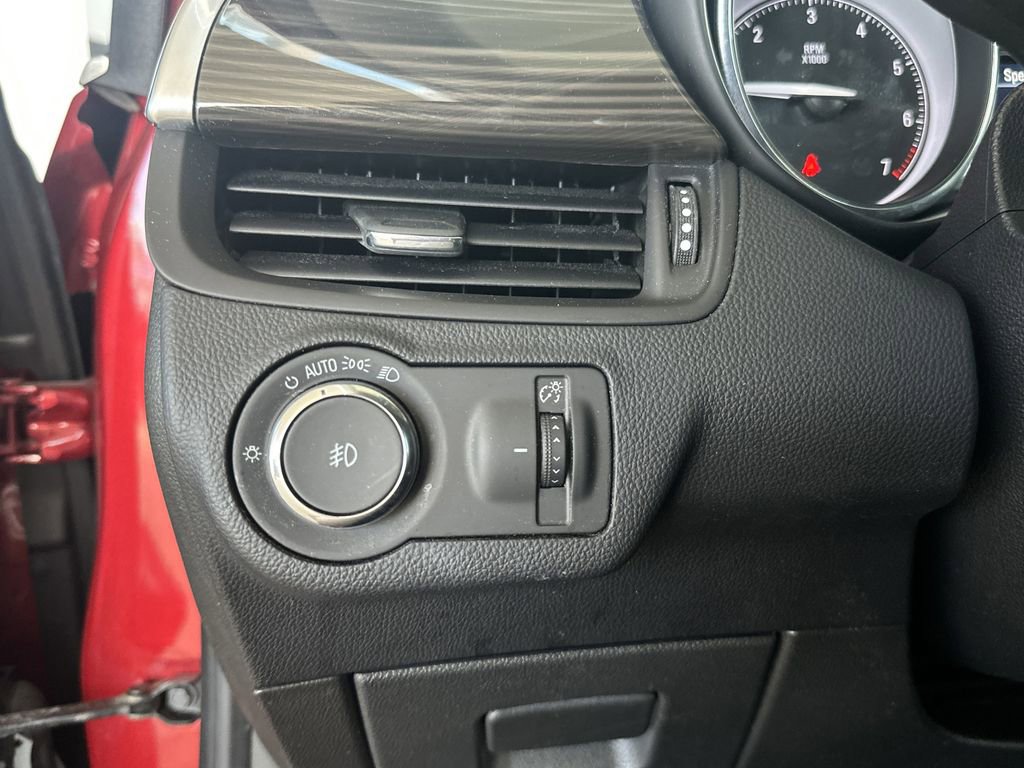 Used 2019 Buick Envision Essence image 19