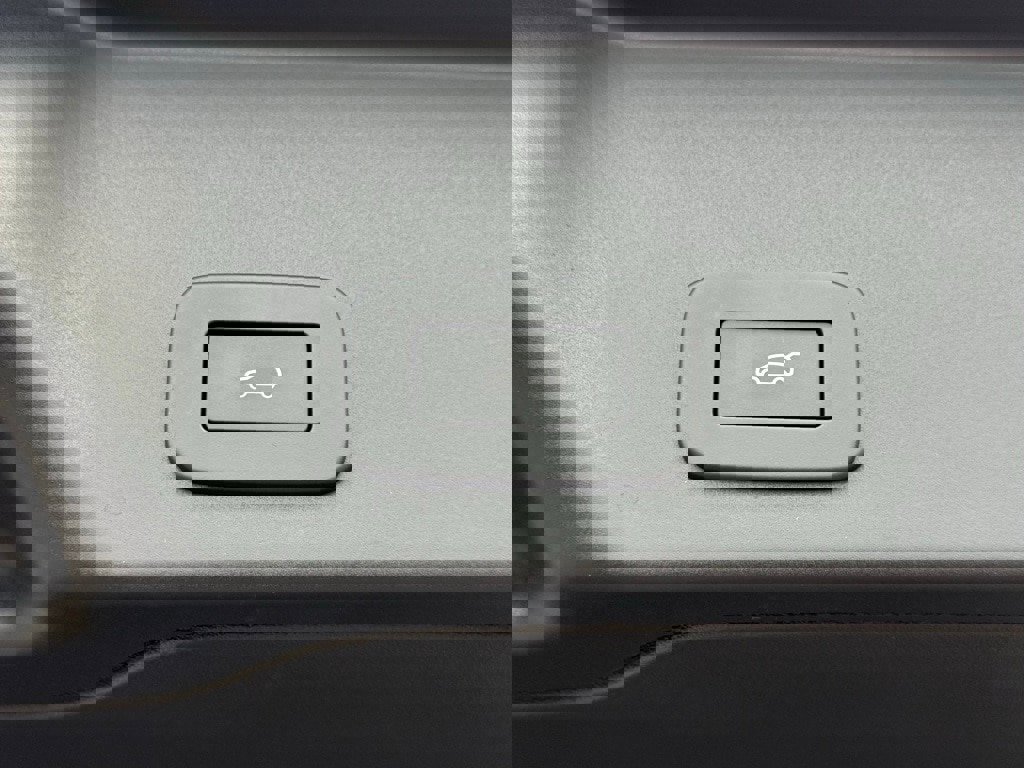 Certified 2026 Land Rover Range Rover Evoque Dynamic SE image 37