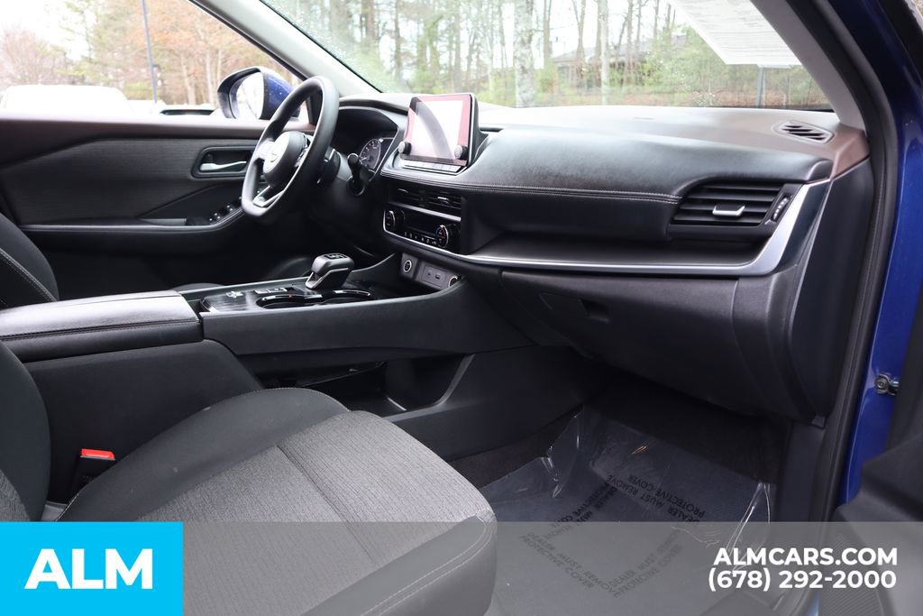 Used 2023 Nissan Rogue SV image 25