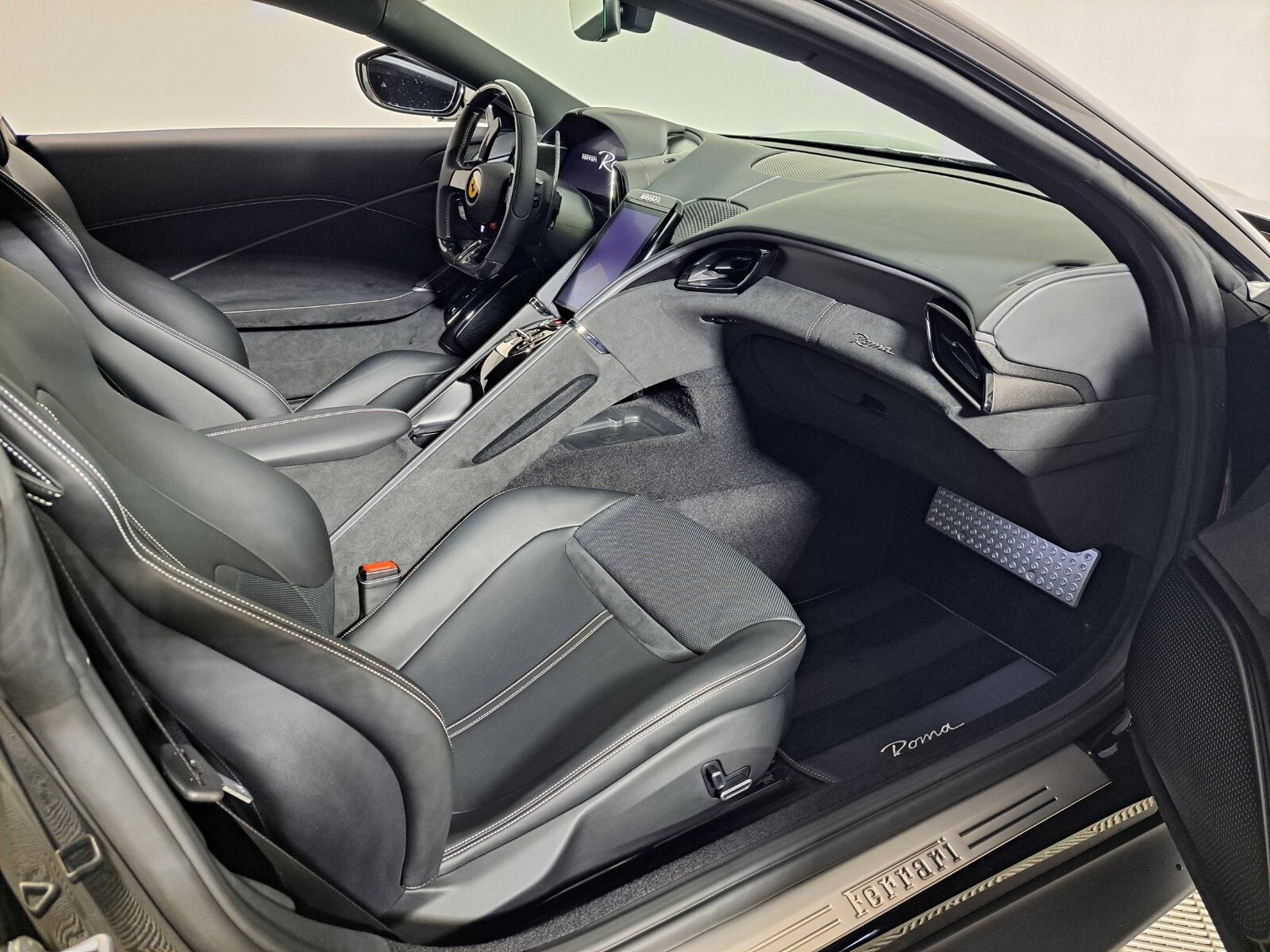 Certified 2023 Ferrari Roma image 7