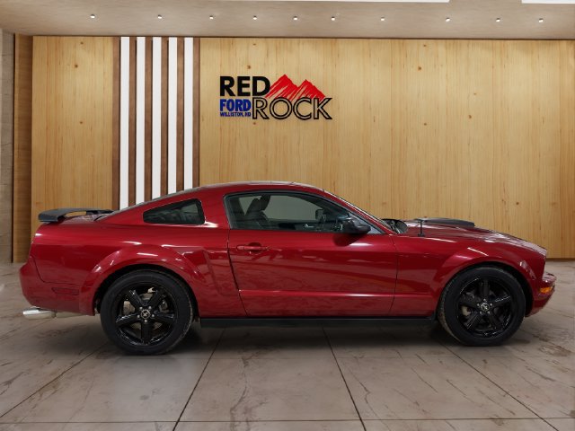 Used 2008 Ford Mustang Premium RWD image 7