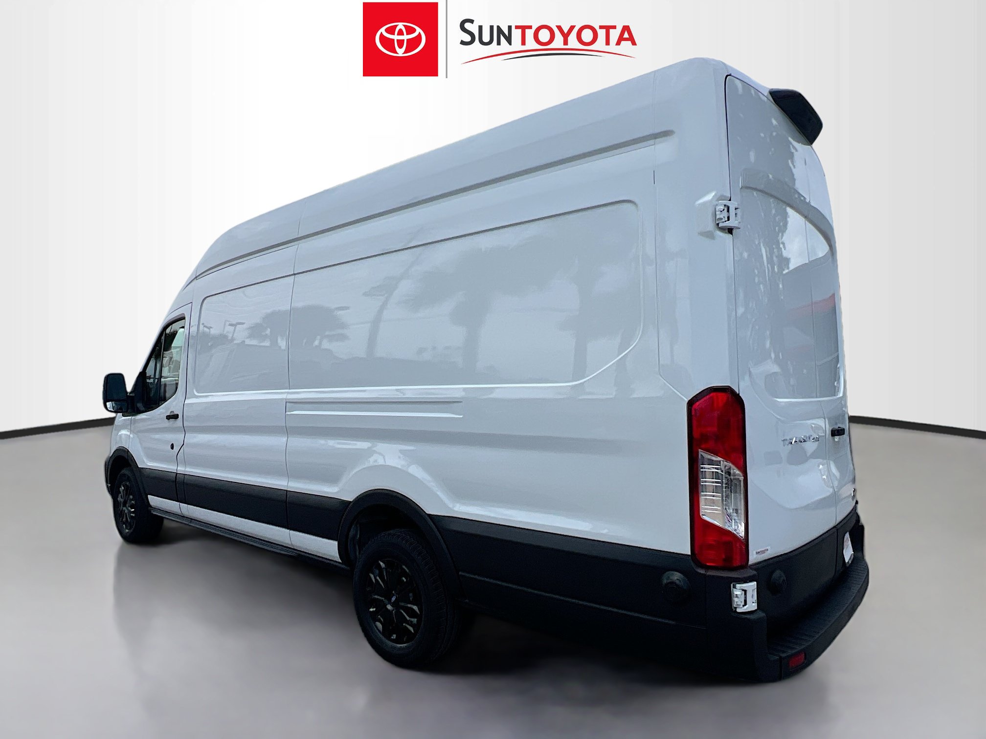 Used 2024 Ford Transit 250 148 High Roof Extended w/ Load Area Protection Package RWD image 6