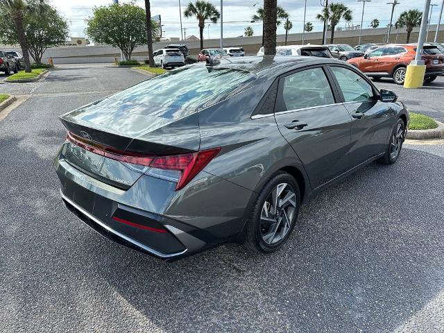 Used 2024 Hyundai Elantra Limited FWD image 6