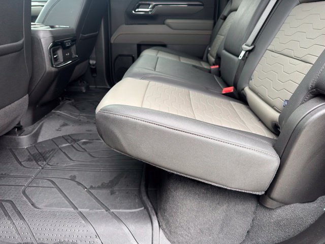 Used 2026 Chevrolet Silverado 2500 ZR2 AWD/4WD image 8