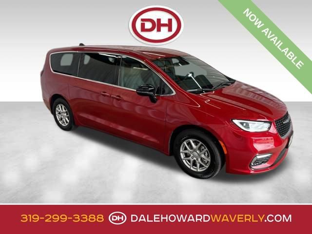 New 2026 Chrysler Pacifica Select