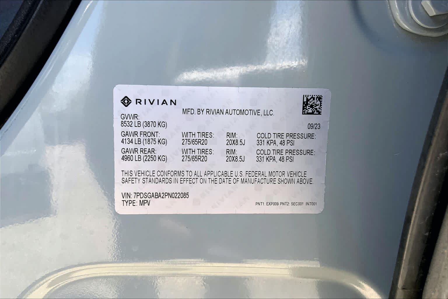 Used 2023 Rivian R1S Adventure AWD/4WD image 31